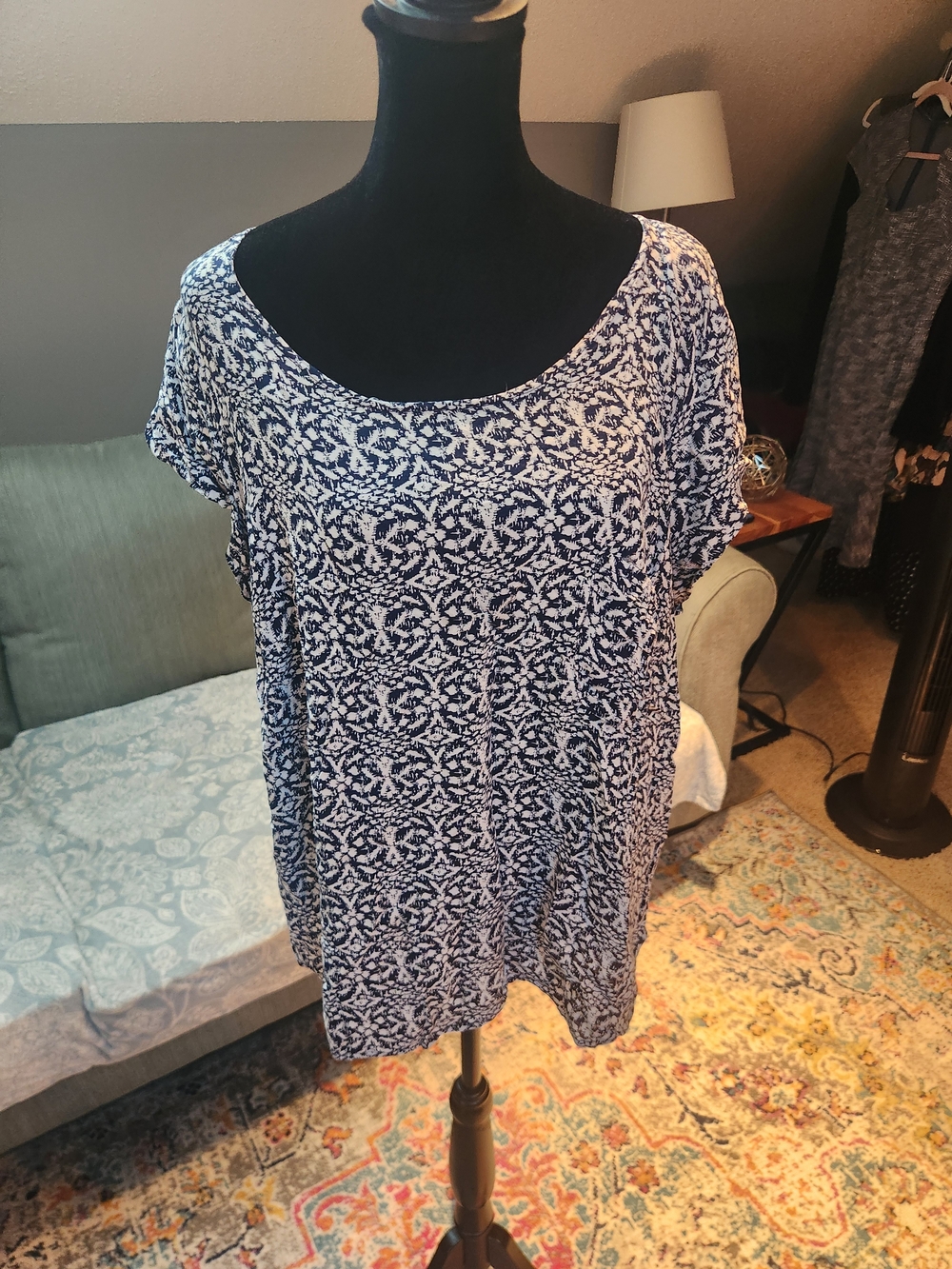 Ava Christine Abstract Short Sleeve Top Blue & White 1X Great Condition